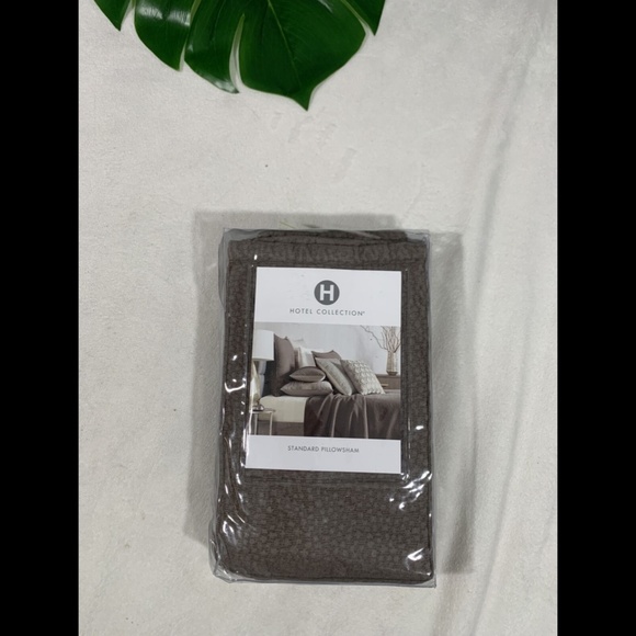 NIB Hotel Collection Como Quilted‎ (1) Standard Sham Pillow Case - Picture 1 of 12